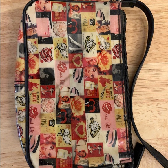 Relic Purse, Iconic
Jelly Vinyl Kiss & Tell... - Picture 6 of 11